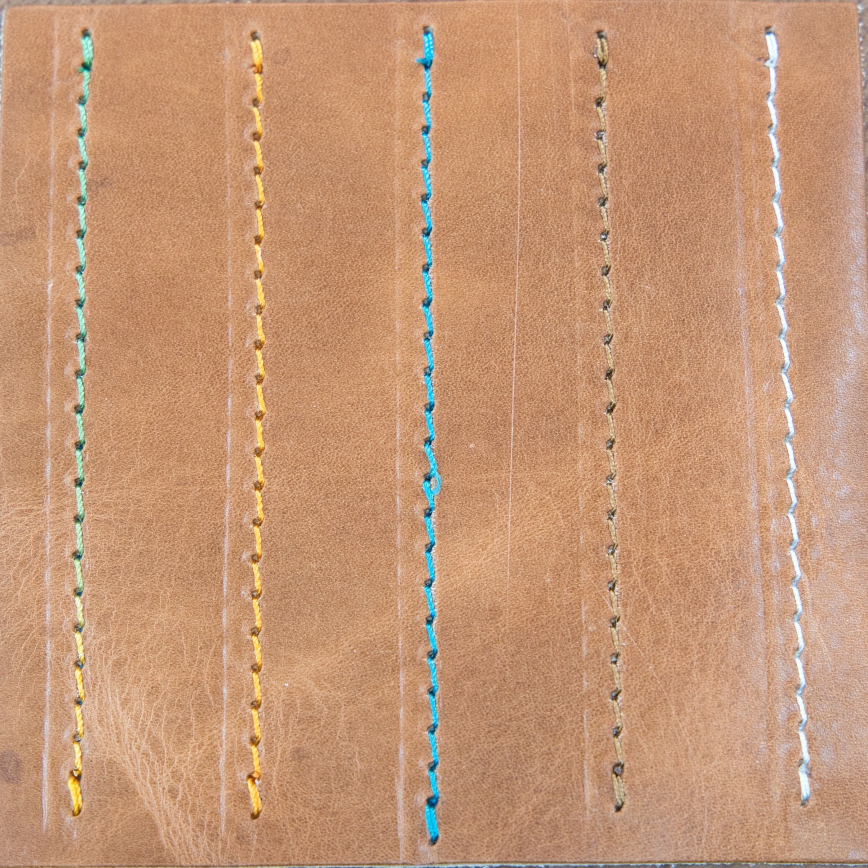 革と糸のご紹介 | Leather Factory Coo